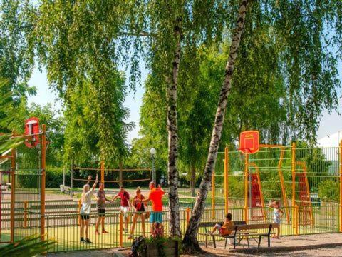 Anne Marie Vous Accueilles Dans Son Logement Familiale Pour 6 Personnes 3 Chambres Confortable Proche D Europa Park A Boofzheim Dans Camping 3 Etoiles Zewnętrze zdjęcie